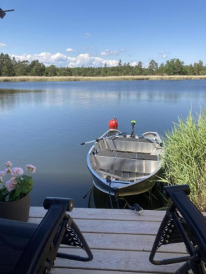 Komfortables Ferienhaus mit Garten Rockneby